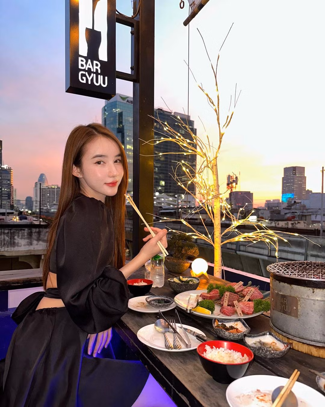 Yoshi là người kín tiếng, ít khi chia sẻ chuyện đời tư.