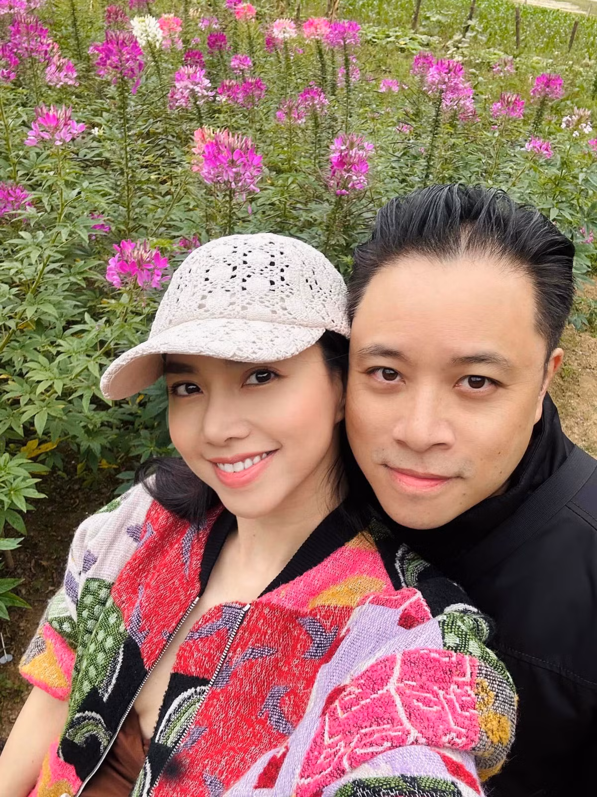 Khi sự nghiệp đang có nhiều cơ hội mới, Đinh Ngọc Diệp gây bất ngờ khi thông báo kết hôn với đạo diễn nổi tiếc Victor Vũ vào năm 2016. Trong vòng 4 năm cặp đôi đón 2 thiên thần chào đời.