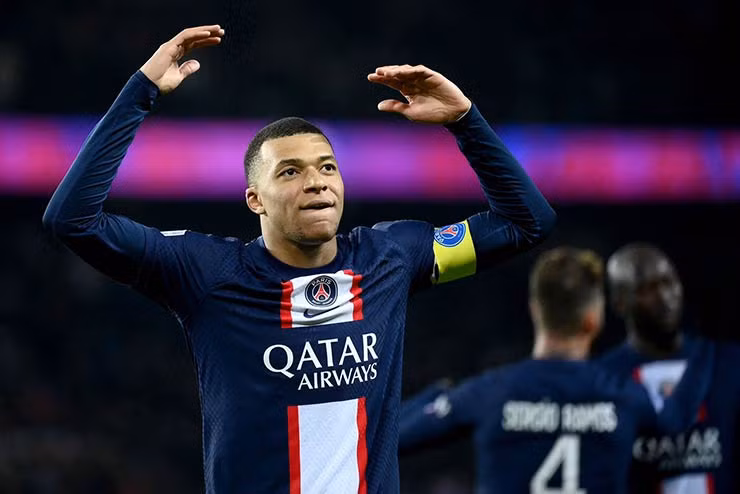 Fan Real chon Haaland hay Mbappe, ket qua bat ngo