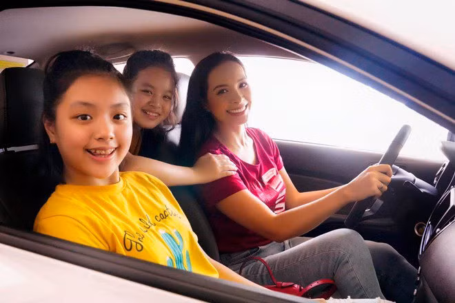 Suti - Co be mum mim “Bo oi minh di dau the” gio thanh thieu nu-Hinh-7