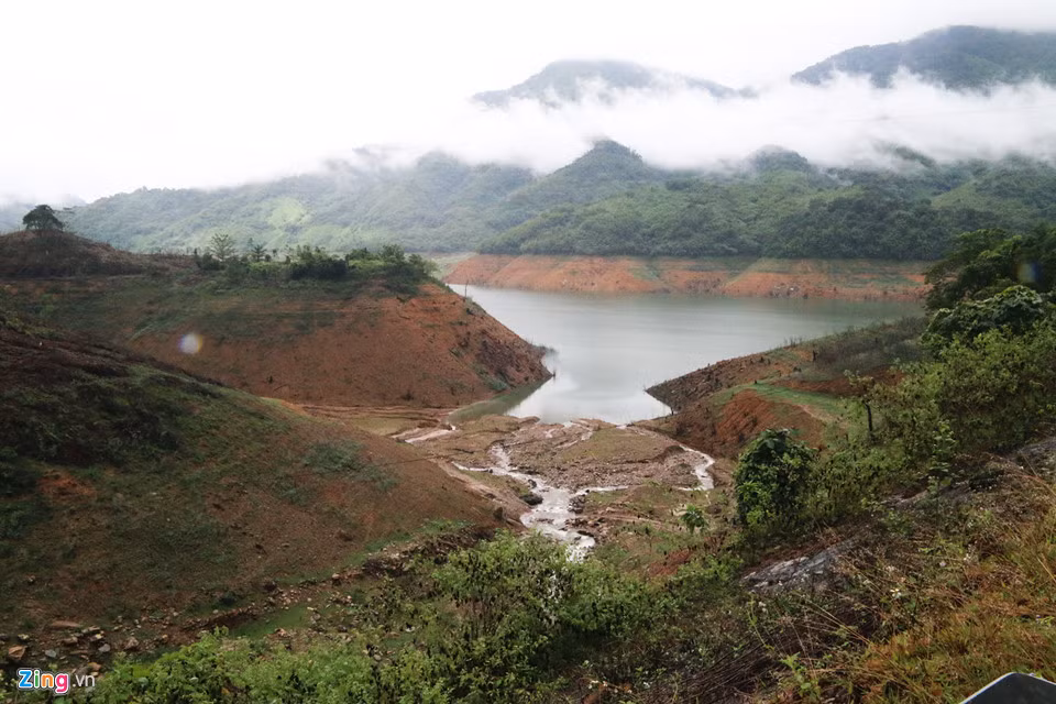 Nghịch lý Đà Nẵng, Quảng Nam ngập nặng nhưng thủy điện khô cạn - Hình 8 Nghich ly Da Nang, Quang Nam ngap nang nhung thuy dien kho can-Hinh-8