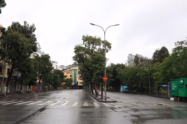 Ha Noi vang ve trong ngay nghi Tet Duong lich 2019-Hinh-2