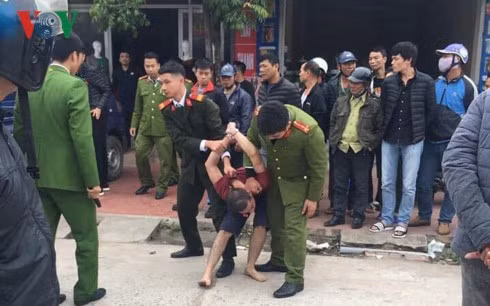 Những vụ "ngáo đá" chấn động năm 2018 - Hình 6 Nhung vu