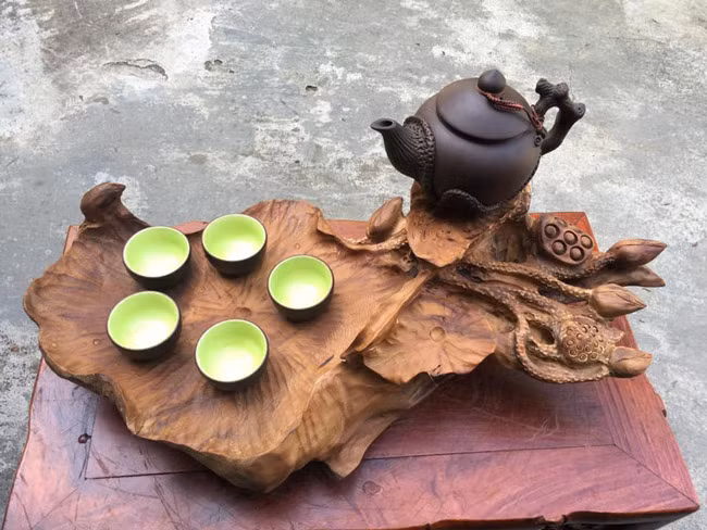 Kỳ lạ những khúc gỗ tỏa ra mùi thơm có giá hàng chục triệu đồng Ky la nhung khuc go toa ra mui thom co gia hang chuc trieu dong