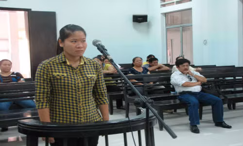 Huy an vu nu canh sat giao thong tham o o Khanh Hoa