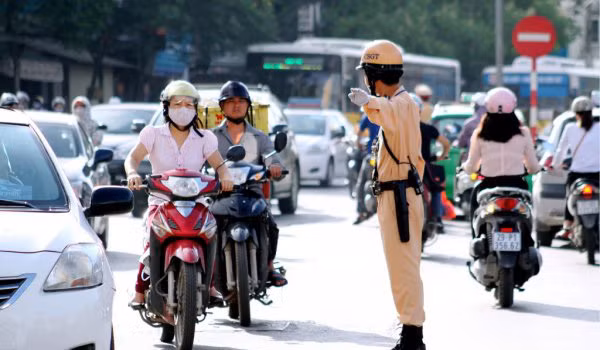 Những người thích đi xe máy tháo gương sẽ nghĩ lại khi biết điều này - Hình 5 Nhung nguoi thich di xe may thao guong se nghi lai khi biet dieu nay-Hinh-5
