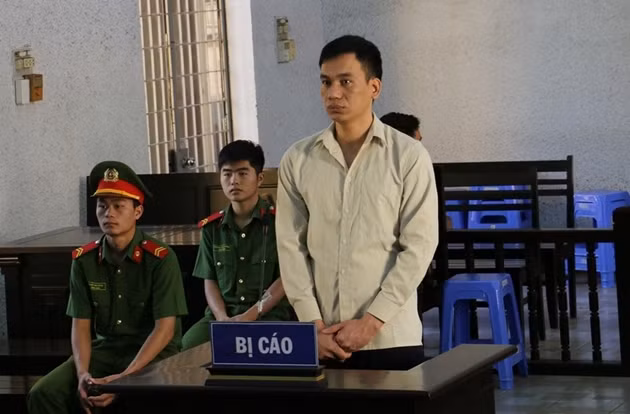 Theo cáo trạng của Viện KSND tỉnh Đắk Lắk, Sơn thuê sim số đẹp và khu biệt thự cao cấp ở quận Long Biên và đưa ra các thông tin gian dối, tự giới thiệu với mọi người “mình là cán bộ Công an và là thư ký của lãnh đạo Bộ Công an”, có thể lo vào các trường Công an, xin vào ngành Công an và có thể “chạy án”.
