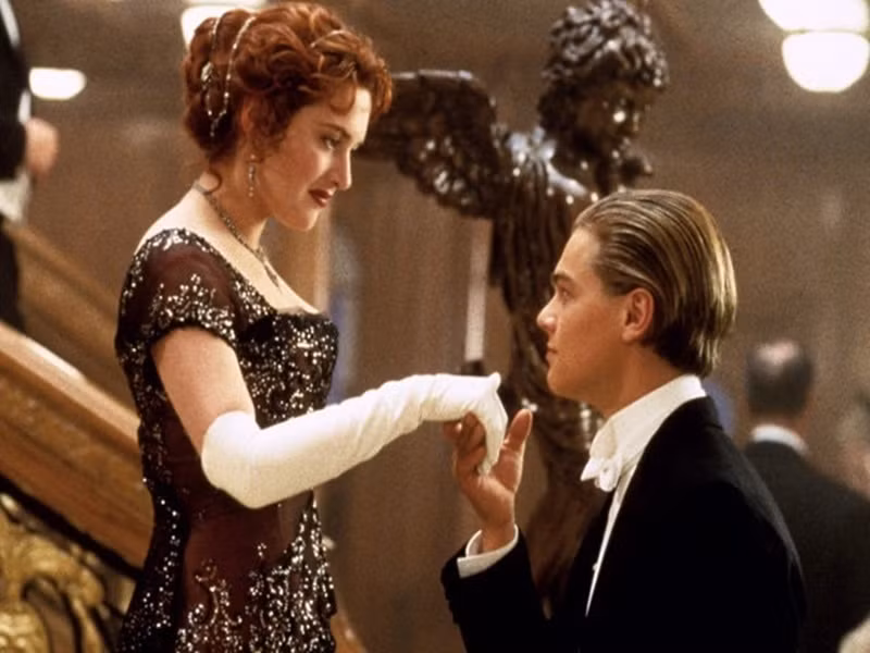 Theo Zing, doanh thu của phim“Titanic” trên 1,84 tỷ USD trong lần phát hành đầu tiên, trở thành bộ phim đầu tiên vượt qua mốc doanh thu 1 tỷ USD Mỹ.