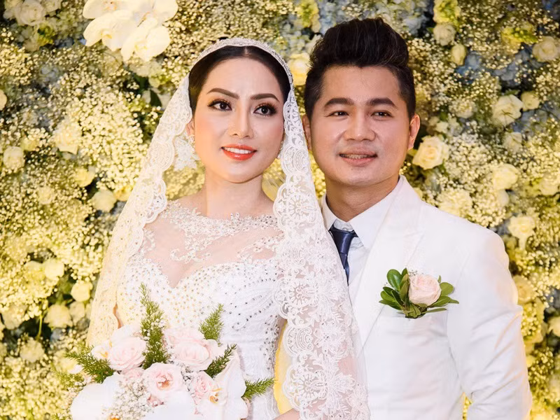 Đám cưới của Lâm Vũ được tổ chức vào tháng 5/2018. Trong ngày trọng đại, Lâm Vũ rước dâu bằng siêu xe 15 tỷ đồng. Ảnh: Dân Việt
