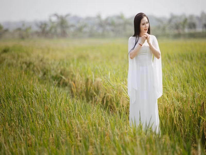 Quán quân Sao mai 2011 dòng nhạc dân gian sở hữu nhan sắc xinh đẹp.