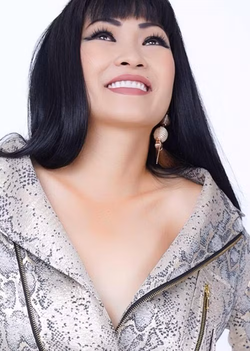 Không chỉ từng giấu hình ảnh bố của con gái, Phương Thanh còn úp mở những mối quan hệ tình cảm khác. Cuối năm 2017, cô đăng tải hình ảnh sổ đăng ký kết hôn và hình ảnh nắm tay một người đàn ông lạ đồng thời viết: “2018 nha. Rồi xong. Chúc em hay giữ em lại nhanh lên không là không kịp nha”. Đông đảo cư dân mạng đặt nghi vấn Phương Thanh kết hôn vào năm 2018.