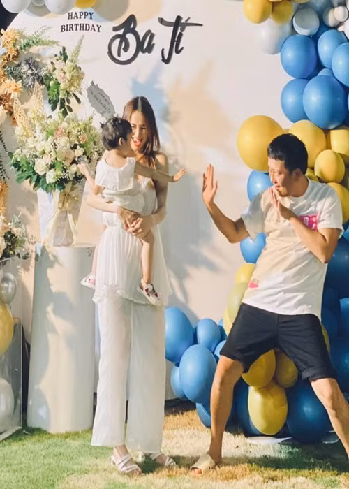 Tổ ấm của Trường Giang đầy yên ấm, tràn ngập tiếng cười.