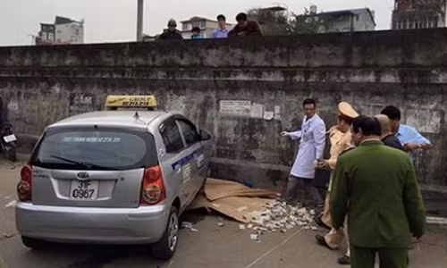 Be trai vu taxi Thanh Nhan dam chet nguoi kho qua khoi