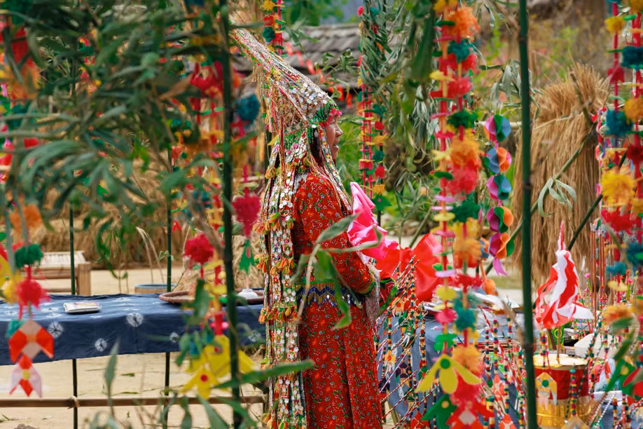 Ngay dau nghi le, du khach do ve Fansipan, Sa Pa-Hinh-3
