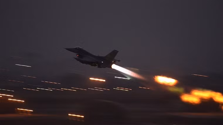 Trong các cuộc không kích của Thổ Nhĩ Kỳ vào Idlib hôm 4/2, Không quân của Ankara đã sử dụng nhiều máy bay chiến đấu F-16 oanh tạc dữ dội vào 54 mục tiêu ở khu vực phía đông Idlib, trong đó có sở chỉ huy tiền tuyến của Sư đoàn Tiger.