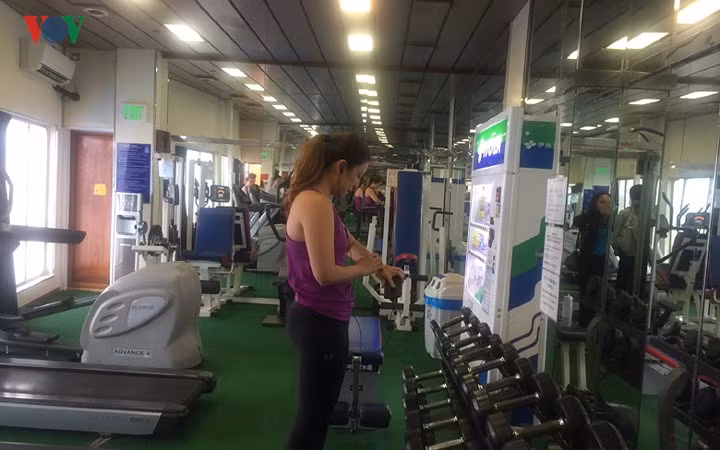 Phòng tập gym trên du thuyền.