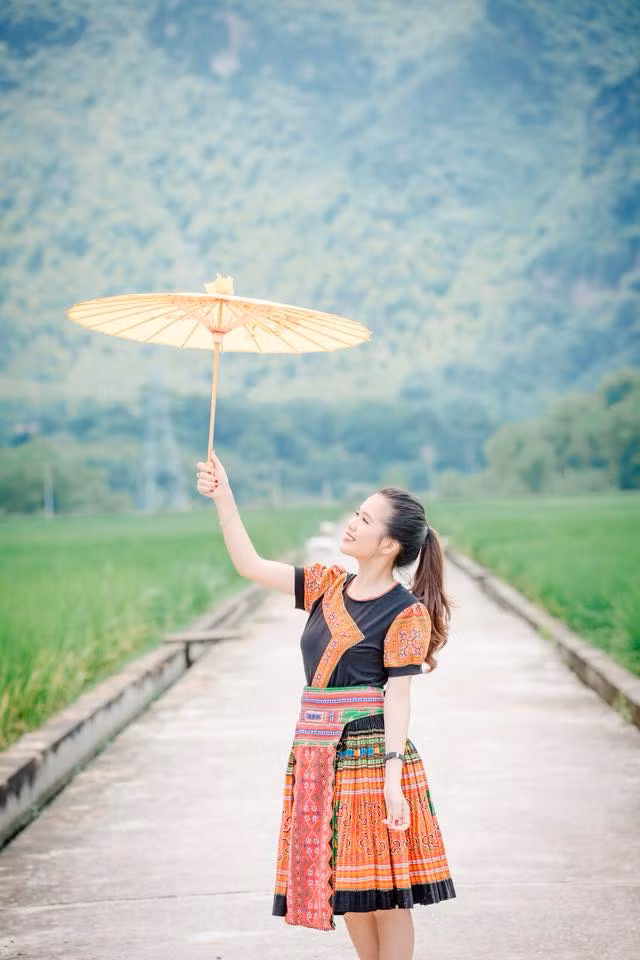 Hiện giờ nữ sinh Thu đang nằm điều trị tại bệnh viện Việt Đức (Hà Nội), dù đã qua cơn nguy kịch song sức khỏe còn rất yếu.
