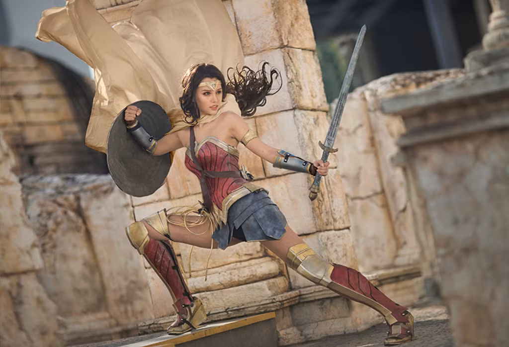 Cosplay là công việc kỳ công. Đây tiên, người tham gia phải chuẩn bị trang phục, đạo cụ cầu kỳ, giống hệt nguyên tác.