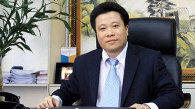 Theo đó, cựu Chủ tịch HĐQT Hà Văn Thắm cùng 47 bị cáo khác sẽ đối mặt với 3 tội danh mà cơ quan tố tụng cáo buộc về các tội "Lợi dụng chức vụ quyền hạn khi thi hành công vụ"; “Vi phạm quy định về cho vay trong hoạt động của các tổ chức tín dụng” và tội “Cố ý làm trái quy định của Nhà nước về quản lý kinh tế gây hậu quả nghiêm trọng”. Ảnh: PLO.