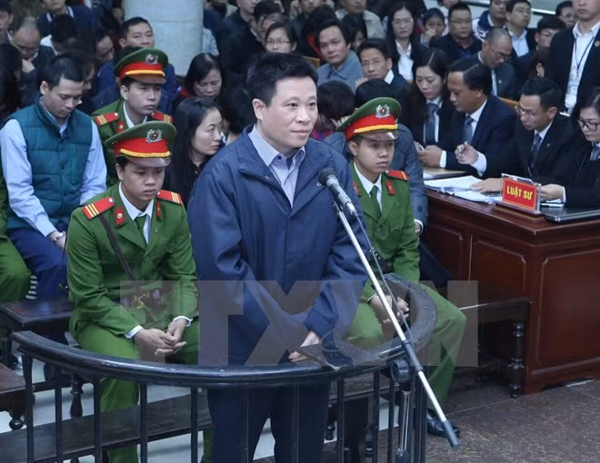 Nhung tinh tiet dang chu y trong hai phien xu Ha Van Tham