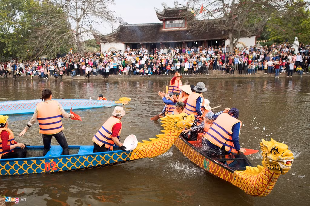 Kết quả, phần giải nhất thi nấu cơm thuộc về đội của thôn 4. Nhưng không may cho họ, thuyền bị lật giữa sông ngay sau đó.