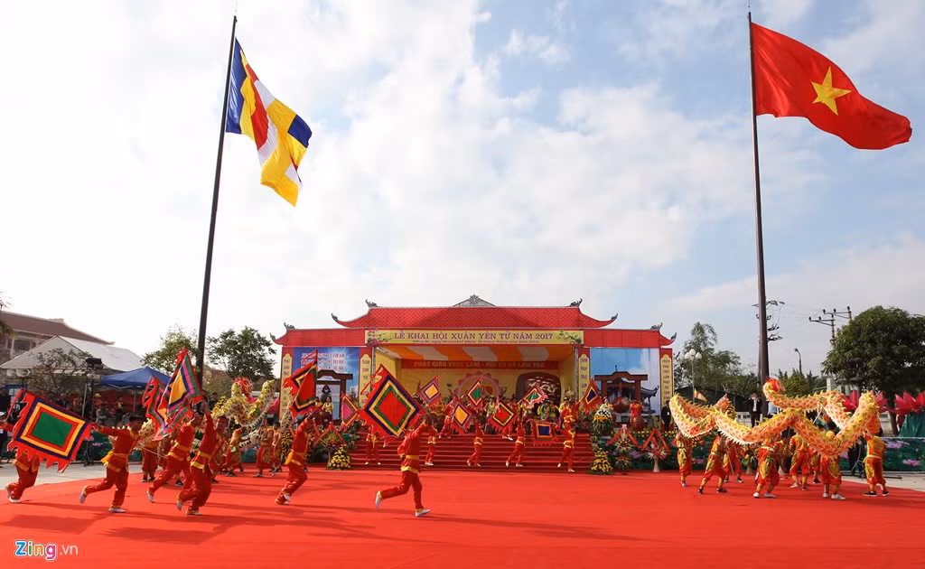 Sáng 6/2 (mùng 10 tháng Giêng), lễ khai hội xuân Yên Tử năm 2017 long trọng tổ chức tại chùa Trình (Uông Bí, Quảng Ninh).