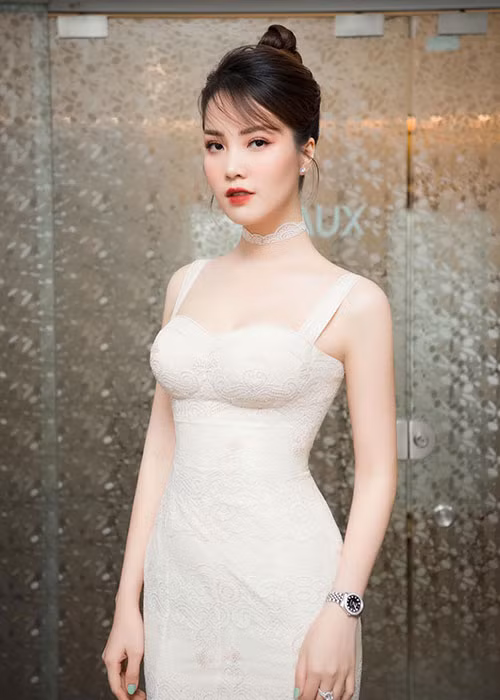 Nhan sac co ban than hon 10 nam cua BTV Ngoc Trinh
