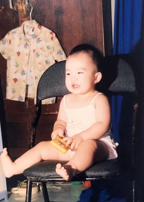Ngày nhỏ, con gái ca sĩ Hiền Thục trông bụ bẫm, đáng yêu.