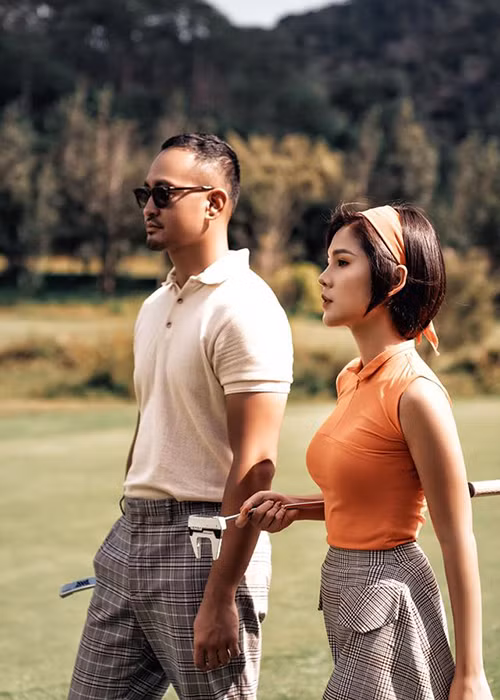 Thu Hoài là MC thể thao. Cô còn đóng phim: "Người phán xử", "Yêu thì ghét thôi", "Nhà trọ Balanha".