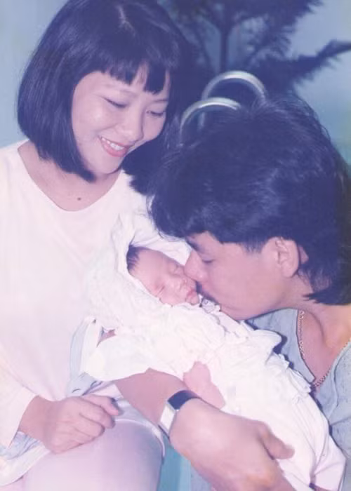 Cặp đôi ngày càng hiểu nhau hơn khi trải qua những biến cố trong đời sống vợ chồng.
