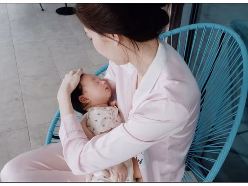 Đặng Thu Thảo và Trung Tín tuy giàu có nhưng hiếm khi khoe cuộc sống sướng từ trong trứng của các con.