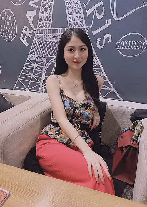 Hình ảnh 9X gợi cảm ở đời thường.