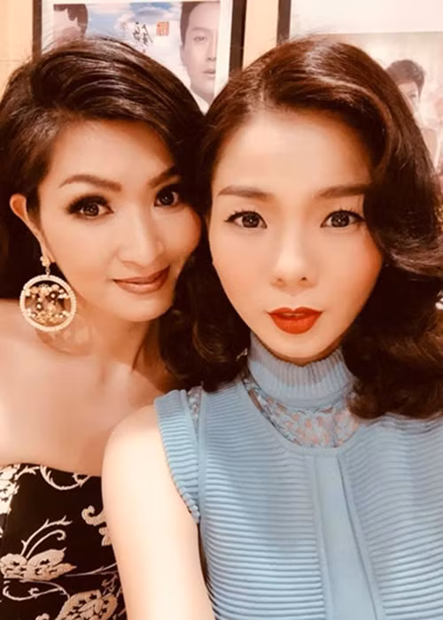 Hồng Nhung cho biết, cô và Lệ Quyên đã quá hiểu nhau, từng ăn chung, ngủ chung.
