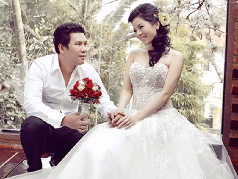 Cách đây 10 năm, Lệ Quyên thừa nhận hẹn hò Đức Huy. Đến năm 2011, cả hai làm đám cưới. Ảnh: Gia đình xã hội