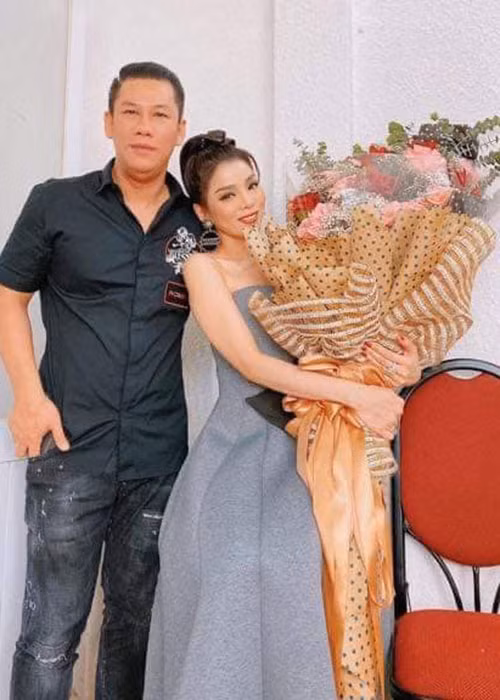 Cuối tháng 1/2019, Lệ Quyên dính tin đồn hôn nhân rạn nứt sau khi chia sẻ góc khuất cuộc sống vợ chồng trong một cuộc phỏng vấn. Ảnh: Zing