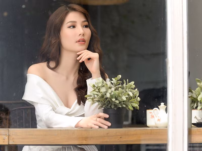 Nữ diễn viên sinh năm 1990 đang được chú ý bởi vai Linh trong bộ phim truyền hình "Tình yêu và tham vọng".