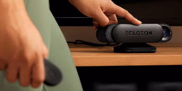 Peloton Guide có mức giá từ 495 USD cho máy tập và phí thành viên Peloton Guide 12,99USD/tháng.