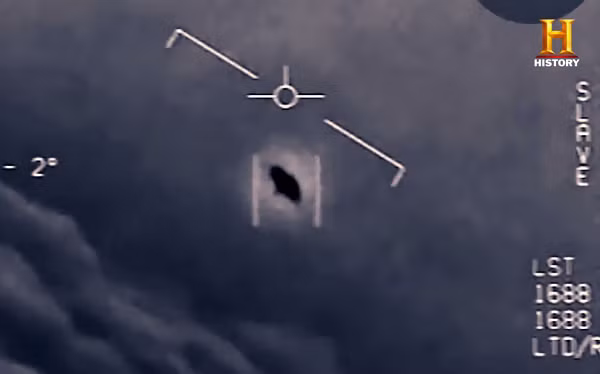 Vào tháng 5/2021, người ta phát hiện một UFO bay gần tàu Hải quân Mỹ với tốc độ không cố định trước khi biến mất hoàn toàn trong đại dương. Đoạn phim về vụ việc do Trung tâm Thông tin Chiến đấu trên tàu USS Omaha, ngoài khơi San Diego ghi lại.