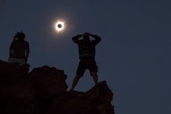 Theo NASA, Nam Cực là nơi duy nhất có thể nhìn thấy nhật thực toàn phần vào ngày 4/12, trong khi người xem ở các khu vực khác được trải nghiệm nhật thực một phần.