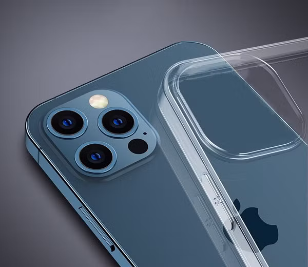 Ở phía trước, máy không còn tai thỏ mà chuyển sang dạng đục lỗ với camera nhỏ tích hợp FaceID. iPhone 14 dùng chip xử lý A16 Bionic sản xuất trên tiến trình 4 nm. Bên cạnh đó, phiên bản iPhone 14 Pro còn có thể được nâng cấp bộ nhớ trong lên 2 TB.