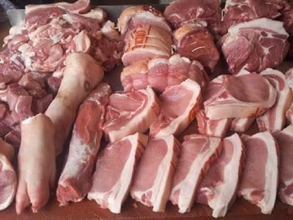 Thịt được xem là một trong những món ăn thông dụng nhất trong mỗi gia đình, phù hợp với mọi lứa tuổi từ trẻ em đến người già. Tuy nhiên, chuyên gia sức khỏe khuyến cáo khi mua thịt nên tránh những bộ phận cực bẩn ở lợn dưới đây.