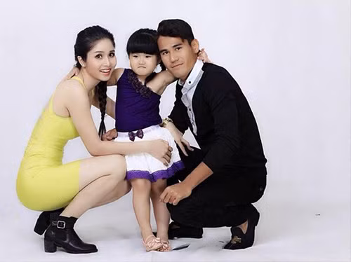 Hình ảnh hạnh phúc thủa mặn nồng của cặp đôi khiến người hâm mộ tiếc nuối.