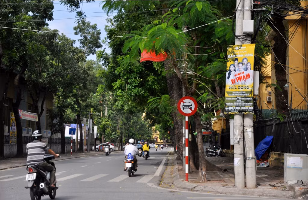 Theo người đứng đầu Sở VH&amp;TT Hà Nội, ông Tô Văn Động cho biết, việc đóng dấu lên băng rôn vi phạm, là việc làm bất đắc dĩ, nhưng cũng là cách để Hà Nội sẽ không trở thành bãi rác.