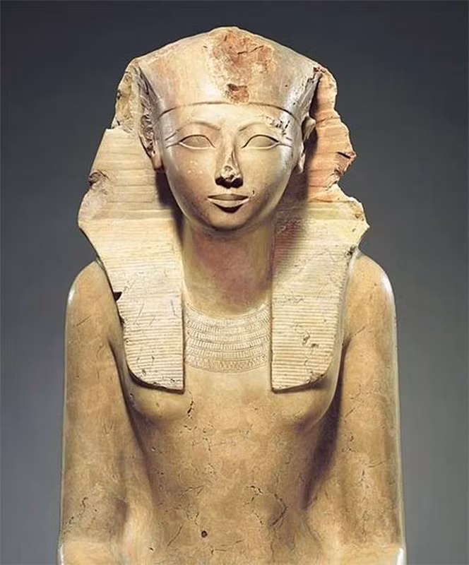 Nữ pharaoh này cai trị Ai Cập trong 22 năm và đạt được nhiều thành tựu lớn, bao gồm đưa đất nước bước vào thời kỳ hưng thịnh, kinh tế phát triển.