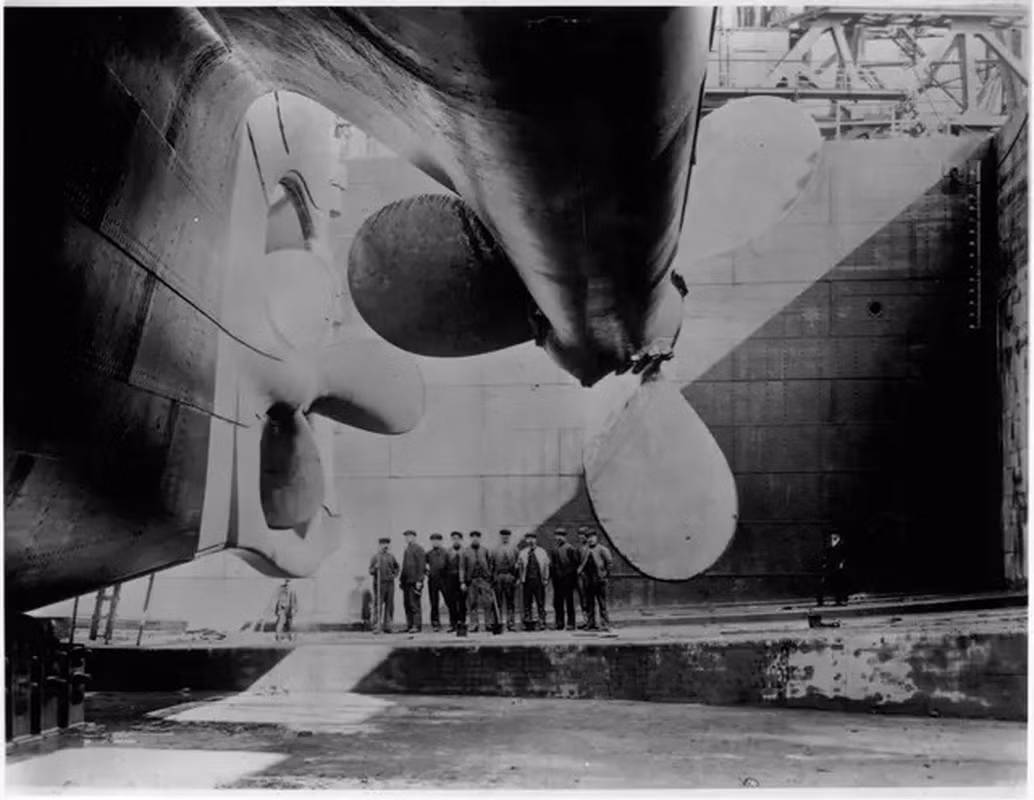 Nguyên nhân khiến tàu Titanic gặp thảm kịch kinh hoàng ngay trong chuyến hải hành đầu tiên và cũng là cuối cùng trở thành vấn đề được nhiều người quan tâm. Ảnh: Corbis/VCG via Getty Images.