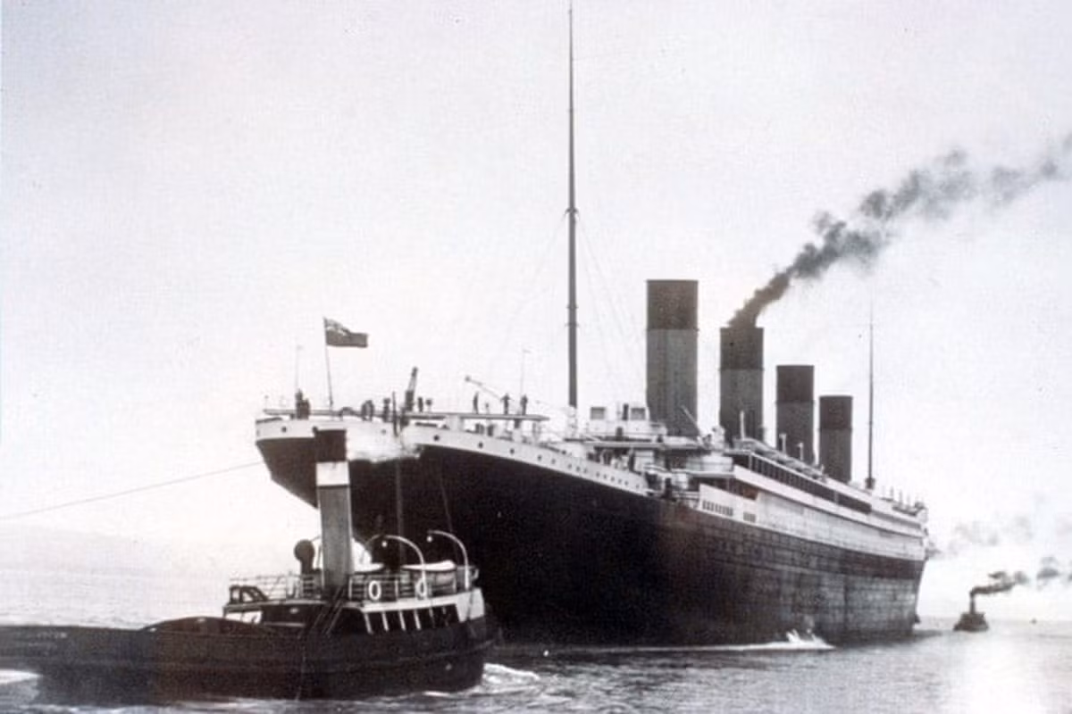 Vào đêm ngày 14, rạng sáng 15/4/1912, tàu Titanic huyền thoại - con tàu mệnh danh "không bao giờ chìm", bất ngờ va phải tảng băng trôi cách đảo Newfoundland (Canada) khoảng 600 km. Ảnh: Courtesy of Titanic Historical Society.