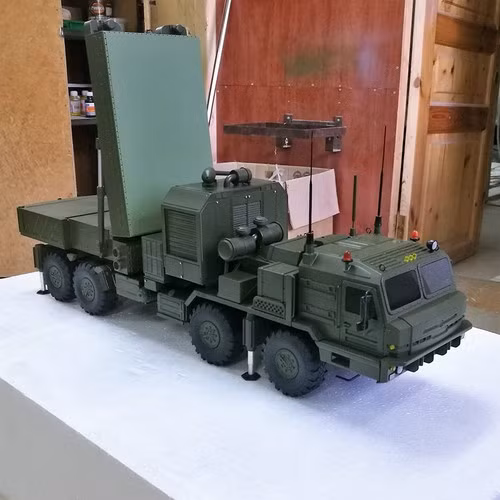 Việc sử dụng một chiếc xe địa hình hoàn toàn của Nga có khả năng việt dã và độ tin cậy cao làm khung gầm sẽ cho phép loại bỏ những thành phần nước ngoài trong thiết bị quân sự, giúp đơn giản hóa rất nhiều hoạt động đảm bảo kỹ thuật.