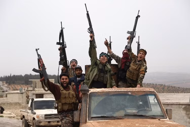 Thông tin còn chỉ ra rằng những người lính đánh thuê đến từ Syria không được tìm thấy có liên kết với các tổ chức khủng bố như IS hay Al Qaeda.