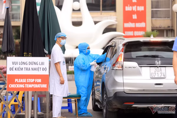 “Đồng nghiệp của tôi ở Bạch Mai chưa một ai lo sợ bị lây nhiễm Covid-19“ - Hình 3 “Dong nghiep cua toi o Bach Mai chua mot ai lo so bi lay nhiem Covid-19“-Hinh-3