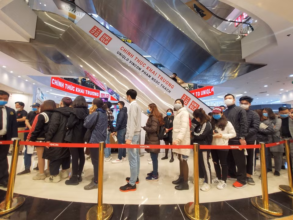 Uniqlo Vincom Phạm Ngọc Thạch là cửa hàng lớn thứ 4 trong khu vực Đông Nam Á của Uniqlo, xếp sau các điểm bán tại Manila (Philippines) rộng 4.100 m2, TP HCM rộng 3.097 m2 và Orchard Central (Singapore) rộng 2.700 m2.